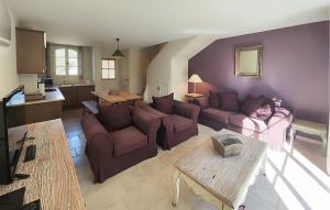 2 Bedroom Lovely Home In St-Laurent-De-La-Carbr