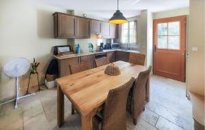 Nice Home In Saint-Laurent-De-La-Ca