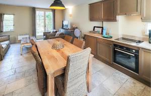 Nice Home In Saint-Laurent-De-La-Ca