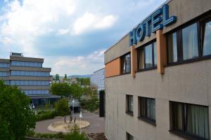 3 star pension Fair Hotel am Rathaus Schwalbach am Taunus Allemagne
