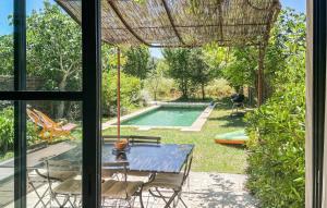 Maisons de vacances Beautiful Home In Saint-laurent-de-la-ca With Wifi : photos des chambres