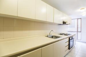 Travelers Fontana Plaza