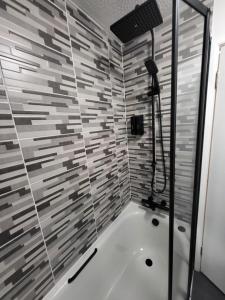 Stylish home in Linlithgow Near Edinburgh Airport Free parking Free WiFi