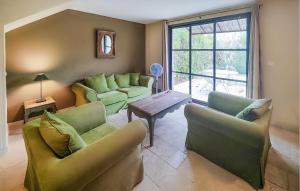 Maisons de vacances Awesome Home In Saint-laurent-de-la-cabrerisse With Kitchen : photos des chambres