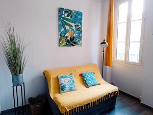 Grand 2 pièces rénové climatisé, vieil Antibes, proche port