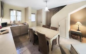 Lovely Home In Saint-Laurent-De-La-Ca