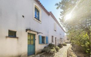 2 Bedroom Amazing Home In Stlaurent-De-La-Cabr