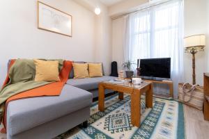 Chic Urban Getaway in City Center by Flat Mаnager