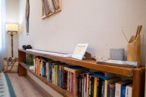 Chic Urban Getaway in City Center by Flat Mаnager