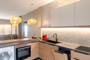 Sea front Elegant Apartment