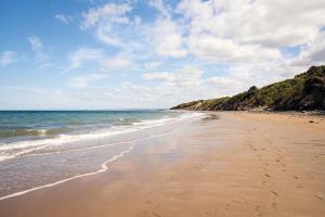 HARRIES LODGE QUAY WEST milkwood way