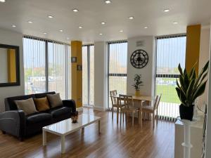 Castle Quarter Apartment with Free on site Parking