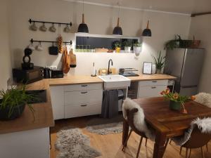 Hubane majake Kärdla südames ootab külalisi! - 3hvězdičkové hotely ve městě Kärdla