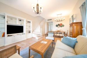 Number 27, Outstanding Corner Villa wpool in Portville Gocek
