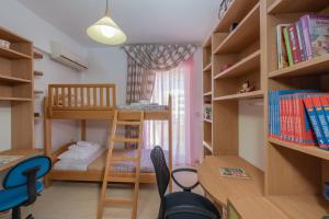 Xrisi Akti Apartment