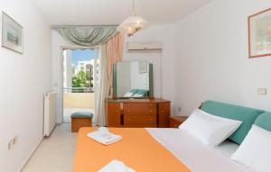 Xrisi Akti Apartment