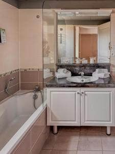 Deluxe Studio room in Tulip Inn Honfleur Residence