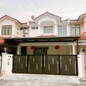FF9 HOMESTAY - Kampong Telok Kechai