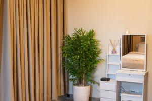 BGC 3BR Uptown Parksuites with bathtub 16