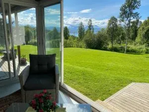 GITTA - privat appartment with glass patio and free parking - Åsgård