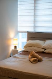 BGC 3BR Uptown Parksuites with bathtub 16