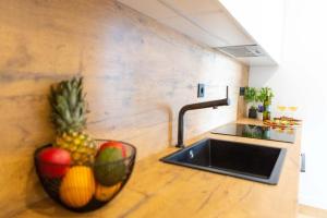 Apartment - free parking in garage , mountain and seaview , quiet neighbourhood