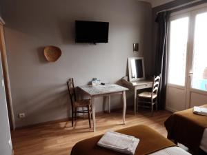 Hotels Logis Hotel Restaurant La Borie : photos des chambres