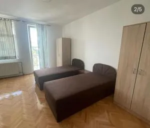 Kuca za izdavanje - 伊利扎