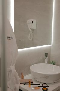 Suite with Balcony and Sea View room in Hotel Fortuna