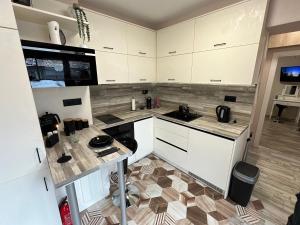 Апартамент Божур