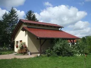 Ferienhaus in Kienitz mit Grill, Terrasse und Garten - Güstebiese