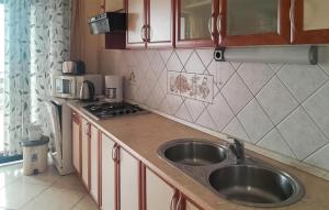 Gorgeous Apartment In Jadranovo 