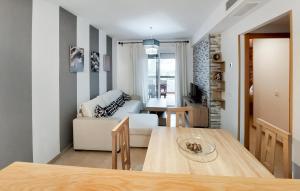 Gorgeous Apartment In Rota With Wifi