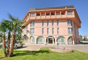 4 stern hotel Hotel Habitat Giussano Italien