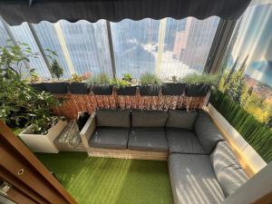 Green terrace aircondition downtown metro C Budějovická