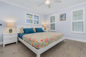 Villa Tiki w heated Pool very quiet & green Oasis