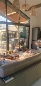 Maisons de vacances Adorable lodge en bord de foret, proche lac 800m : photos des chambres