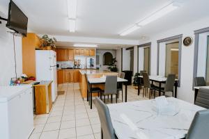 Western Budget Plus Mosaic Suites