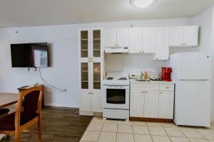 Western Budget Plus Mosaic Suites