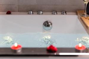 Appartements Romantique love room / 15mn Fontainebleau : photos des chambres