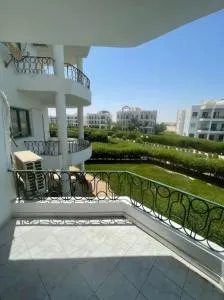 Two bedroom Chalet in Golden Beach Ras Sedr Fully Air conditioned in front of the pool near the beach kids aqua kids areas family cafeteria - 拉斯苏德尔