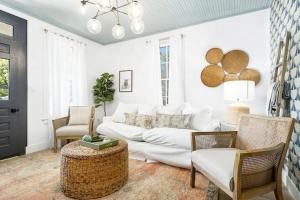 The Birdhouse - Hot Tub Pool & Fire Pit