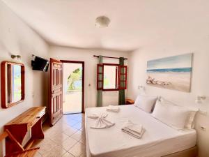 Studio with Garden View room in Nicolas Studios