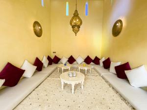Riad Tonaroz