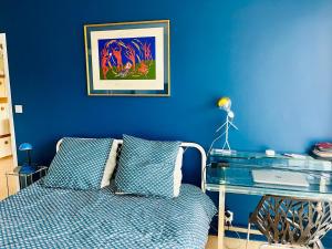 Champs de mars Appartement 1 chambre proche centre ville, balcon et parking