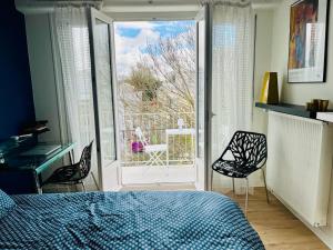 Champs de mars Appartement 1 chambre proche centre ville, balcon et parking