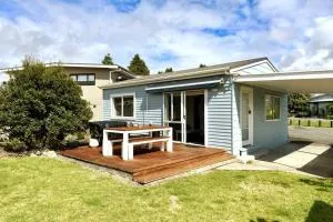 Pohara's Seaside Chalet - Motupipi