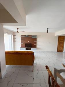 Sky Oasis: Luxe 3BHK Apartment.