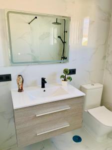 On the beach, fantastic sea and pool views, 2 bedroom apartment