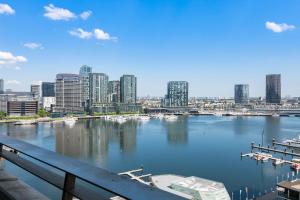 Sea View, Gym & Pool, 2 bedrooms 2 bathrooms